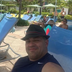 Meet your Posher, Rolando